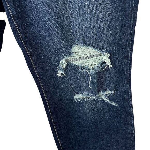 Old Navy High-Waisted Button-Fly O.G. Straight Ripped Cut-Off Jeans size 12 - Picture 9 of 11